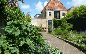 Bed & Breakfast De Tuinkamer